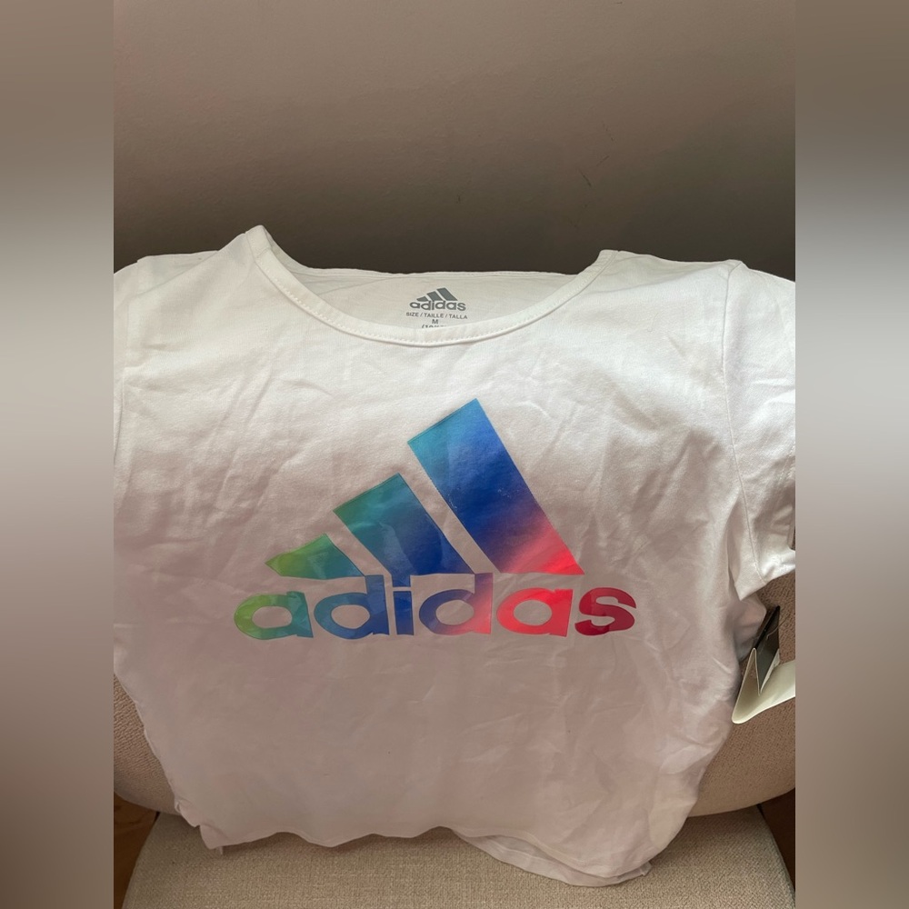 Girls Adidas white T-Shirt NWT Size 10-12 M